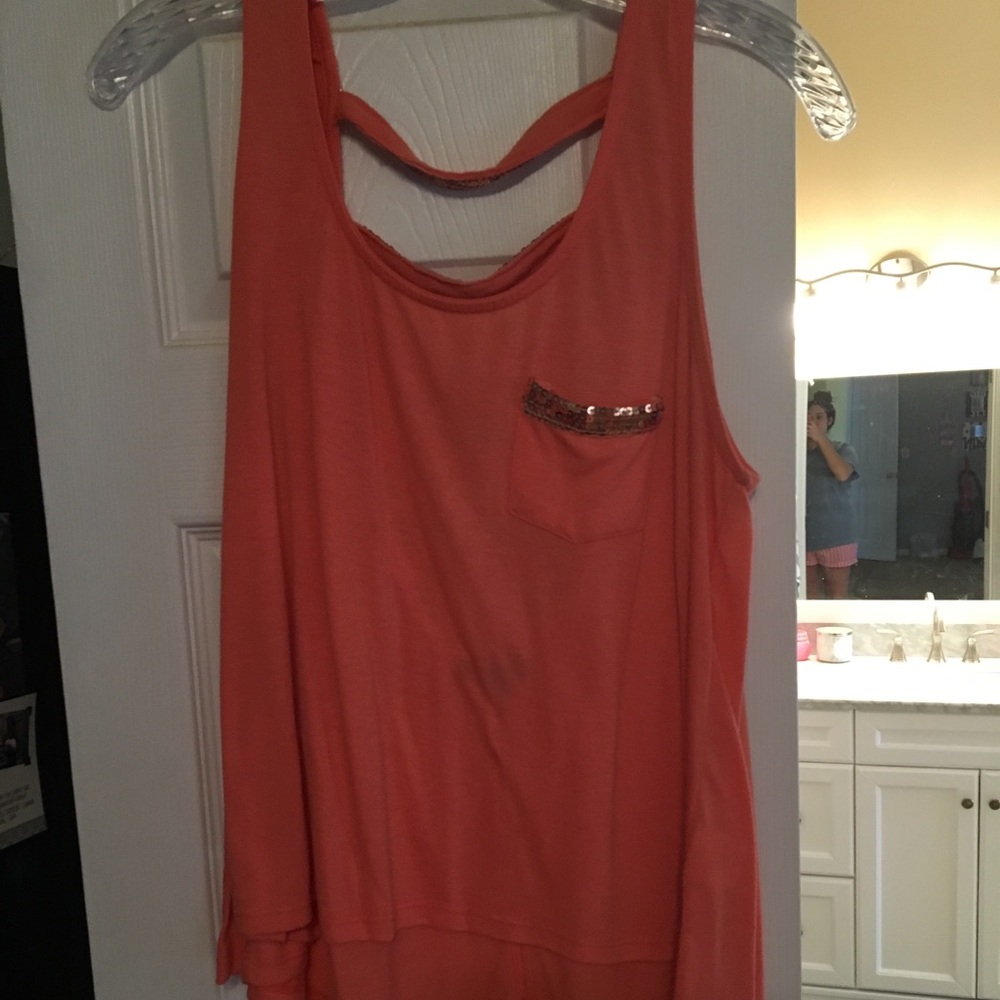 Sequin tank
